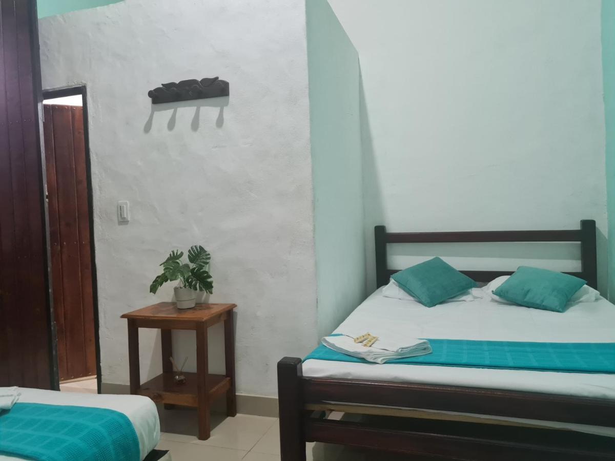 Hotel Alcazar Real Utica Bagian luar foto