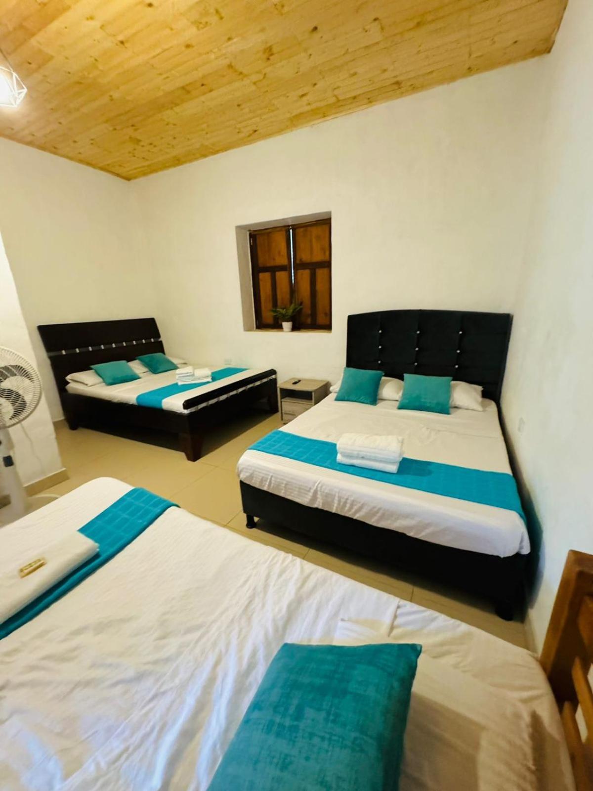 Hotel Alcazar Real Utica Bagian luar foto